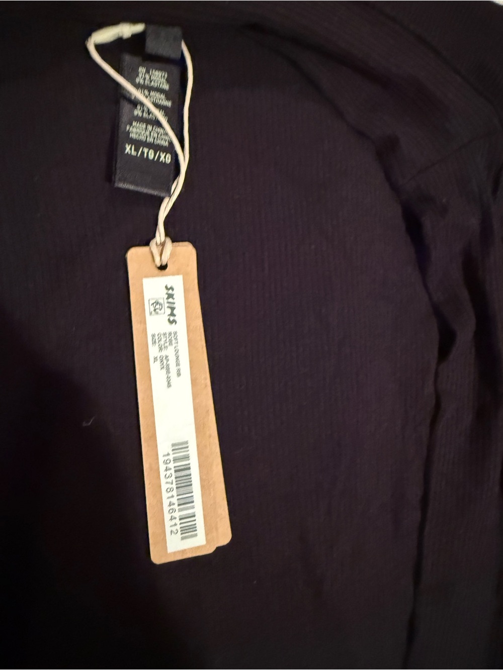 SKIMS
Soft Lounge Ribbed Short Robe - Picture 3 of 4